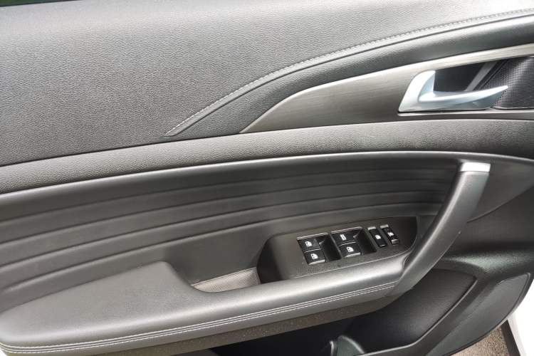 Used CHANGAN CS35PLUS 2021 Honor Million Edition 1.6L Manual Luxury Model Interior 10