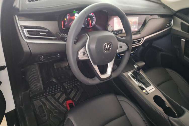 Used CHANGAN CS35PLUS 2021 Honor Million Edition 1.6L CVT Luxury Model Interior 2