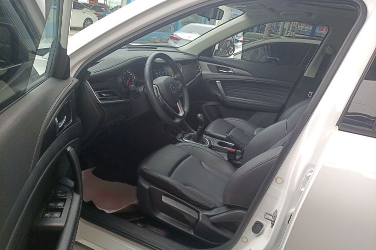 Used CHANGAN CS35PLUS 2021 Honor Million Edition 1.6L Manual Luxury Model Interior 3