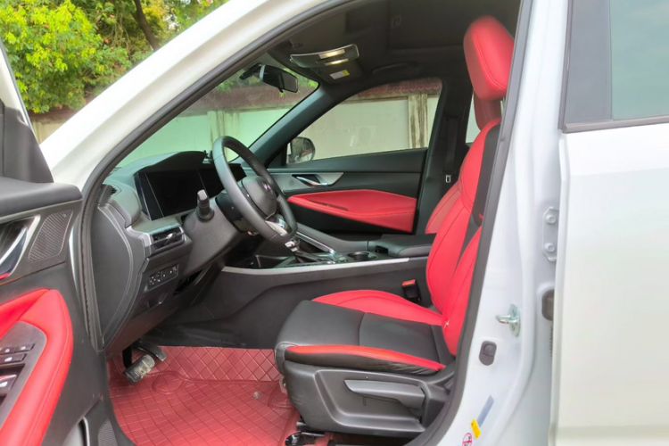 Used CHANGAN CS35PLUS 2021 Revised Version Blue Whale NE 1.4T DCT Luxury Edition Interior 4