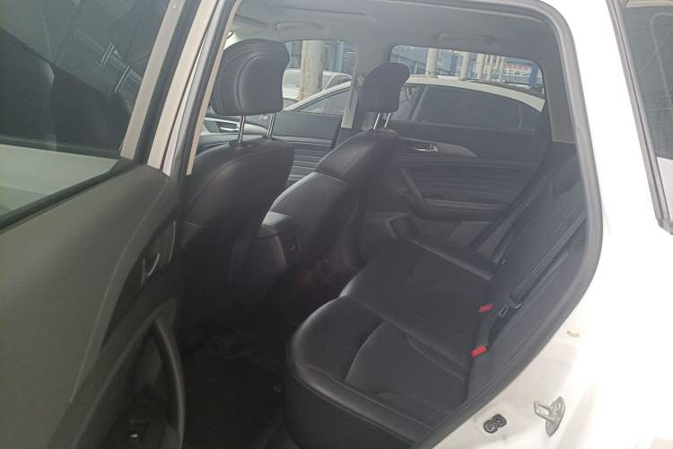 Used CHANGAN CS35PLUS 2021 Honor Million Edition 1.6L Manual Luxury Model Interior 4