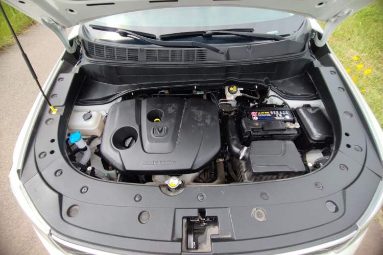 Used CHANGAN CS35PLUS 2021 Honor Million Edition 1.6L Manual Luxury Model Interior 9