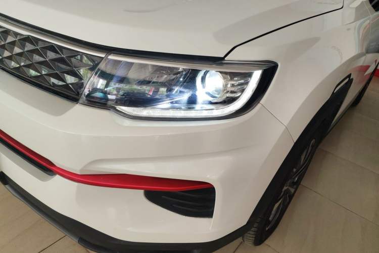 Used CHANGAN CS35PLUS 2021 Honor Million Edition 1.6L CVT Luxury Model Left Front Headlight