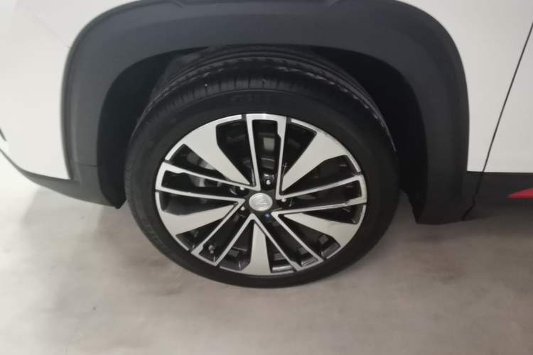 Used CHANGAN CS35PLUS 2021 Blue Whale NE 1.4T DCT Prestige Model Left Front Wheel Hub