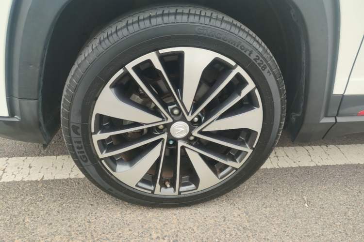 Used CHANGAN CS35PLUS 2021 Blue Whale NE 1.4T DCT Prestige Model Left Front Wheel Hub