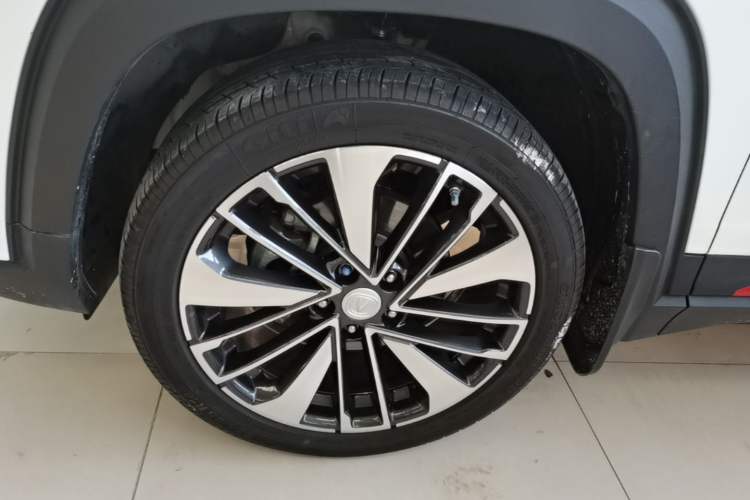 Used CHANGAN CS35PLUS 2021 Blue Whale NE 1.4T DCT Prestige Model Left Front Wheel Hub