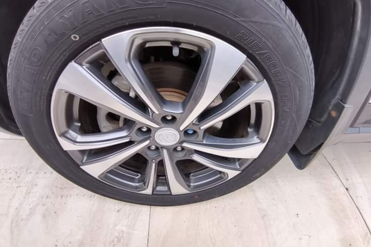 Used CHANGAN CS35PLUS 2021 Honor Million Edition 1.6L CVT Luxury Model Left Front Wheel Hub