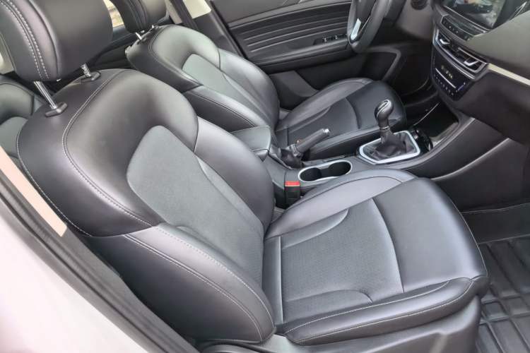Used CHANGAN CS35PLUS 2021 Honor Million Edition 1.6L Manual Luxury Model Right Front Seat