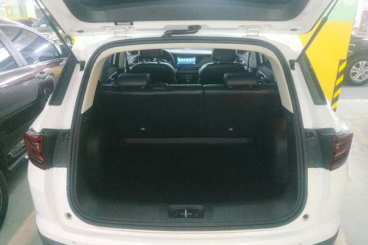 Used CHANGAN CS35PLUS 2021 Honor Million Edition 1.6L Manual Luxury Model Trunk