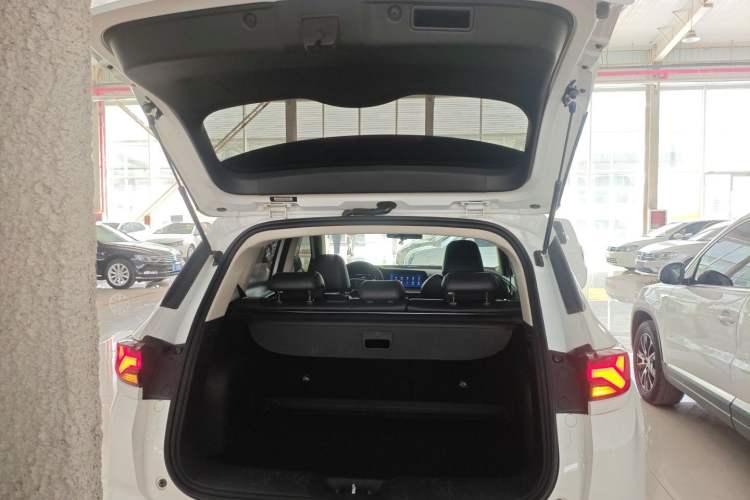 Used CHANGAN CS35PLUS 2021 Revised Version Blue Whale NE 1.4T DCT Luxury Edition Trunk