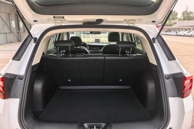 Used CHANGAN CS35PLUS 2021 Honor Million Edition 1.6L Manual Luxury Model Trunk