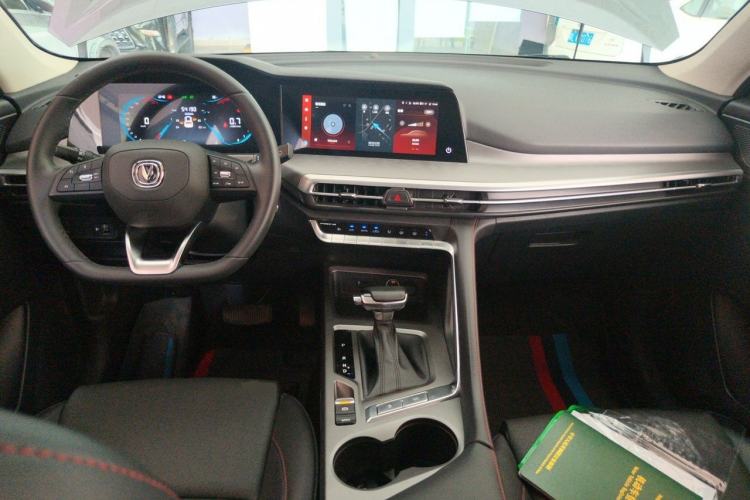 Used CHANGAN CS35PLUS 2022 Blue Whale NE 1.4T DCT Luxury Model Center Console