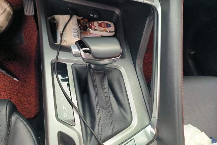 Used CHANGAN CS35PLUS 2022 Blue Whale NE 1.4T DCT Luxury Model Gear Lever