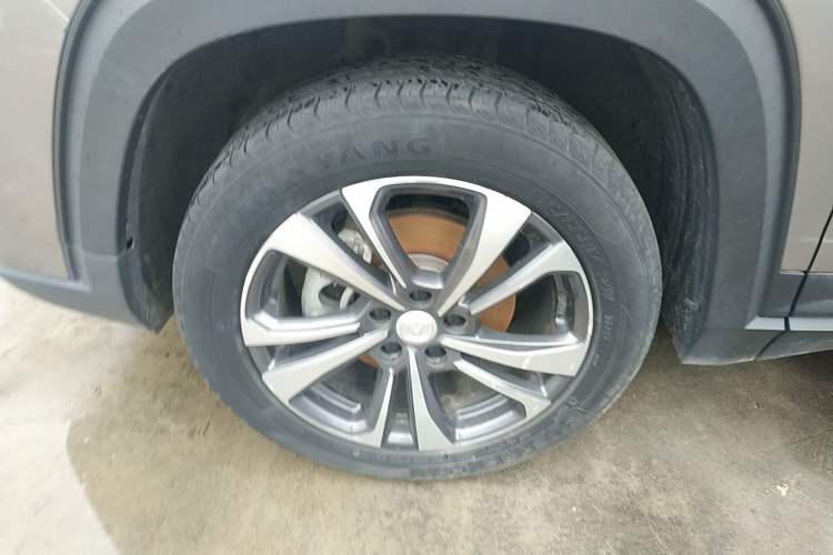Used CHANGAN CS35PLUS 2022 Blue Whale NE 1.4T DCT Luxury Model Left Front Wheel Hub