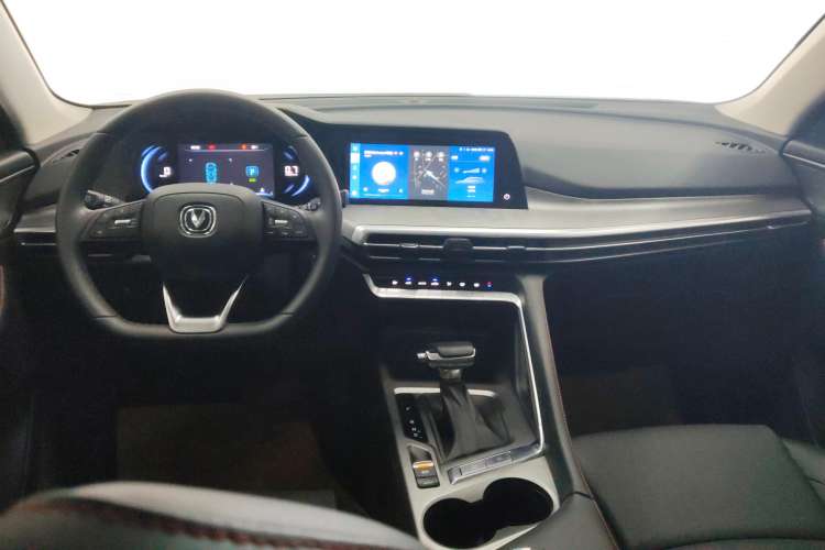 Used CHANGAN CS35PLUS 2022 Blue Whale NE 1.4T DCT Prestige Model Center Console
