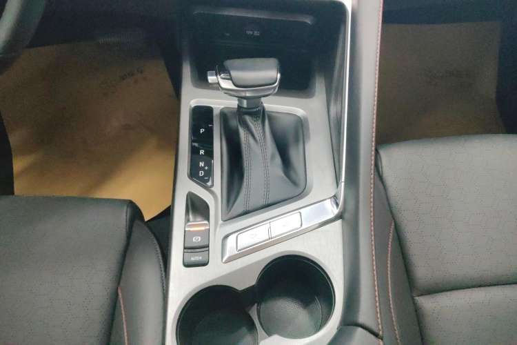 Used CHANGAN CS35PLUS 2022 Blue Whale NE 1.4T DCT Prestige Model Gear Lever