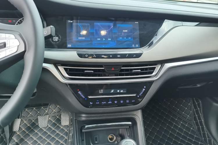 Used CHANGAN CS35PLUS 2022 1.6L Manual Luxury Edition Audio And AC Panel