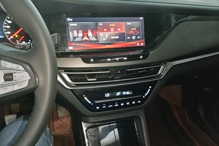 Used CHANGAN CS35PLUS 2022 1.6L Manual Luxury Edition Audio And AC Panel