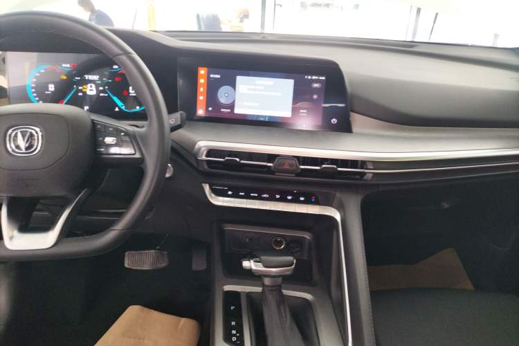 Used CHANGAN CS35PLUS 2022 Blue Whale NE 1.4T DCT Luxury Model Audio And AC Panel
