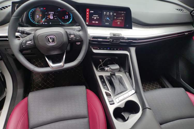Used CHANGAN CS35PLUS 2022 Blue Whale NE 1.4T DCT Luxury Model Center Console