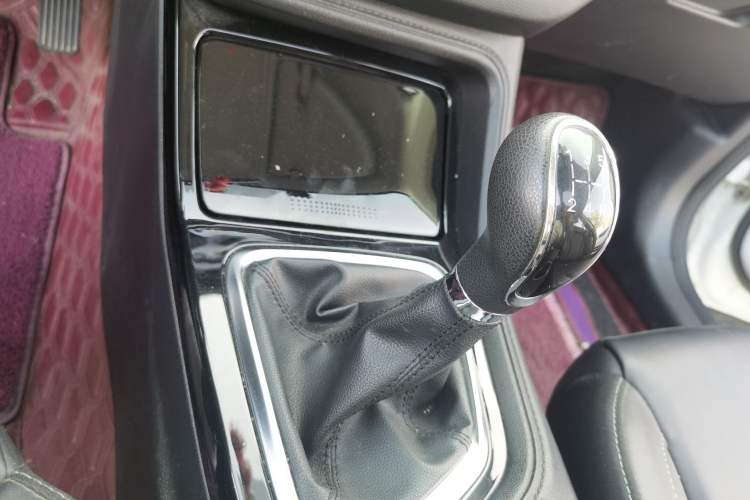 Used CHANGAN CS35PLUS 2022 1.6L Manual Luxury Edition Gear Lever