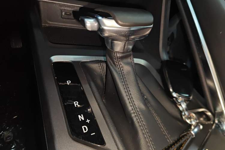 Used CHANGAN CS35PLUS 2022 Blue Whale NE 1.4T DCT Luxury Model Gear Lever