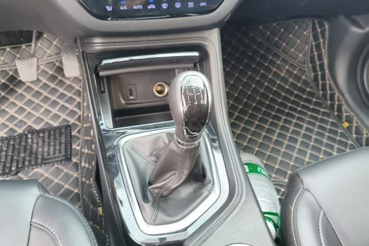 Used CHANGAN CS35PLUS 2022 1.6L Manual Luxury Edition Gear Lever