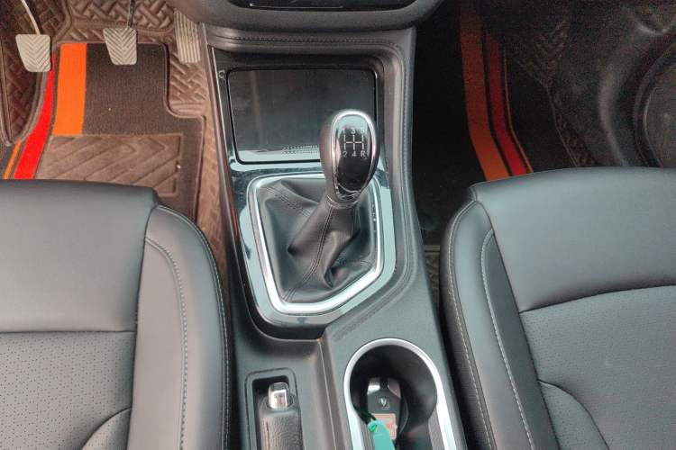 Used CHANGAN CS35PLUS 2022 1.6L Manual Luxury Edition Gear Lever