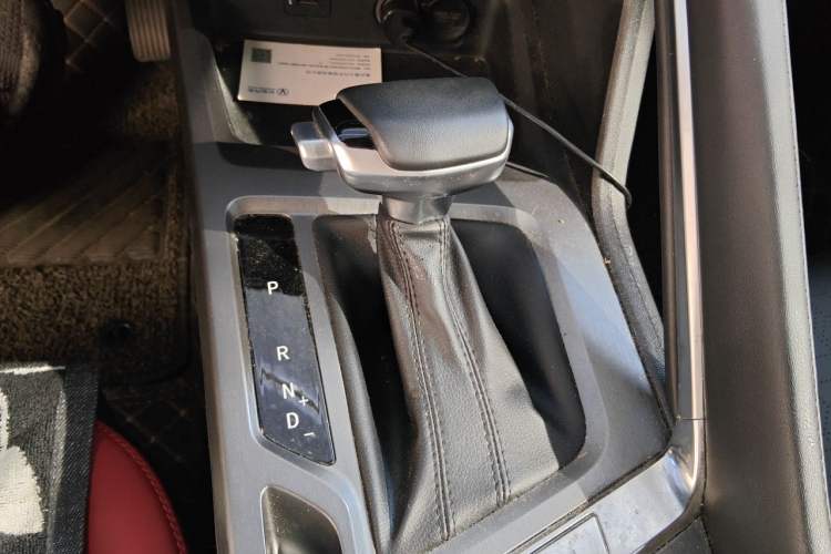 Used CHANGAN CS35PLUS 2022 Blue Whale NE 1.4T DCT Luxury Model Gear Lever