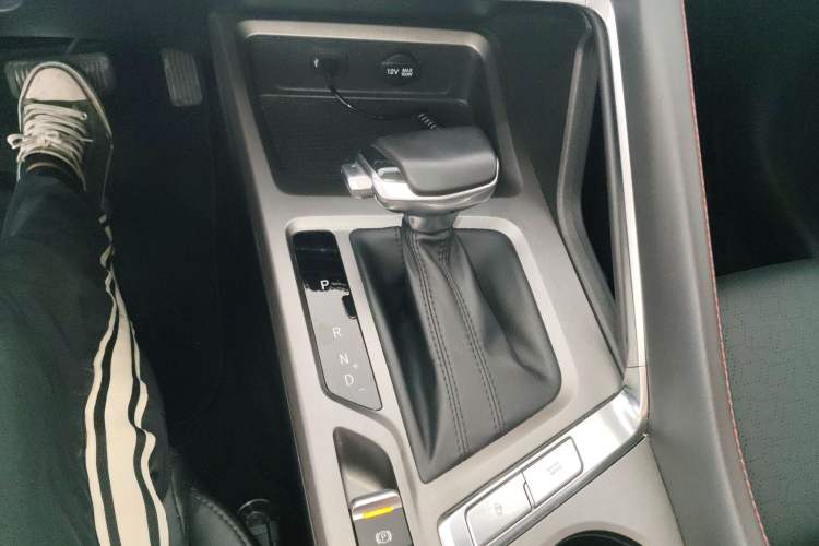 Used CHANGAN CS35PLUS 2022 Blue Whale NE 1.4T DCT Luxury Model Gear Lever