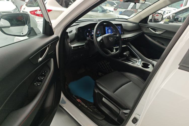 Used CHANGAN CS35PLUS 2022 Blue Whale NE 1.4T DCT Luxury Model Interior 2