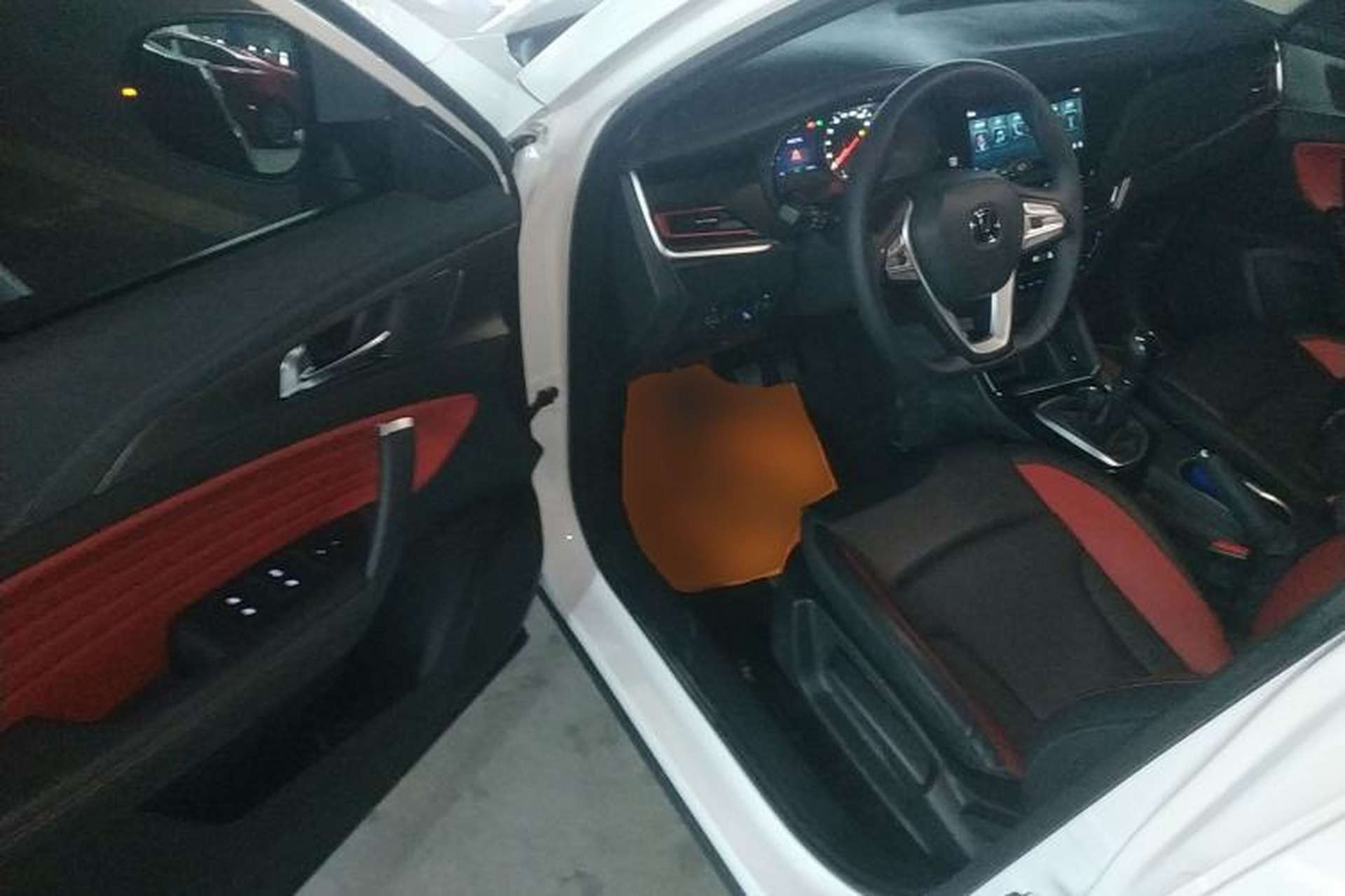 Used CHANGAN CS35PLUS 2022 1.6L Manual Luxury Edition Interior 3
