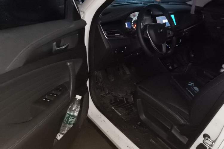 Used CHANGAN CS35PLUS 2022 1.6L Manual Luxury Edition Interior 3