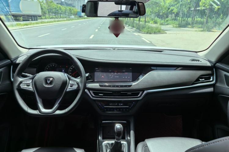 Used CHANGAN CS35PLUS 2022 1.6L Manual Luxury Edition Interior 3