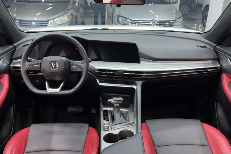 Used CHANGAN CS35PLUS 2022 Blue Whale NE 1.4T DCT Luxury Model Interior 4