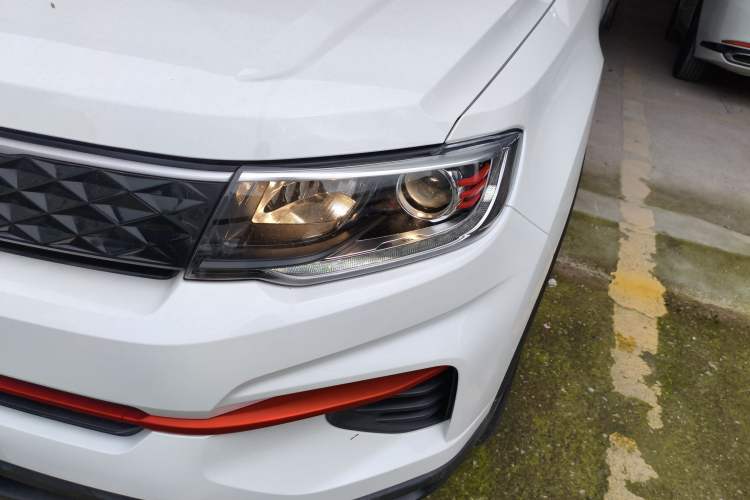 Used CHANGAN CS35PLUS 2022 1.6L Manual Luxury Edition Left Front Headlight