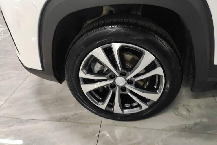Used CHANGAN CS35PLUS 2022 Blue Whale NE 1.4T DCT Luxury Model Left Front Wheel Hub