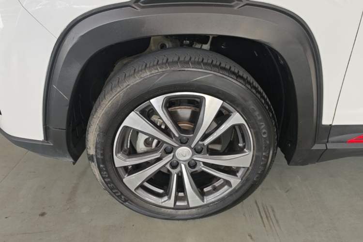 Used CHANGAN CS35PLUS 2022 Blue Whale NE 1.4T DCT Luxury Model Left Front Wheel Hub
