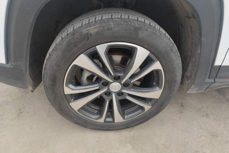 Used CHANGAN CS35PLUS 2022 1.6L Manual Luxury Edition Left Front Wheel Hub