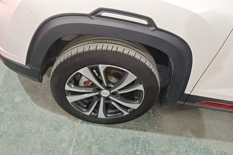Used CHANGAN CS35PLUS 2022 1.6L Manual Luxury Edition Left Front Wheel Hub