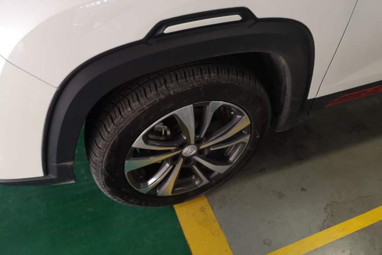 Used CHANGAN CS35PLUS 2022 Blue Whale NE 1.4T DCT Luxury Model Left Front Wheel Hub