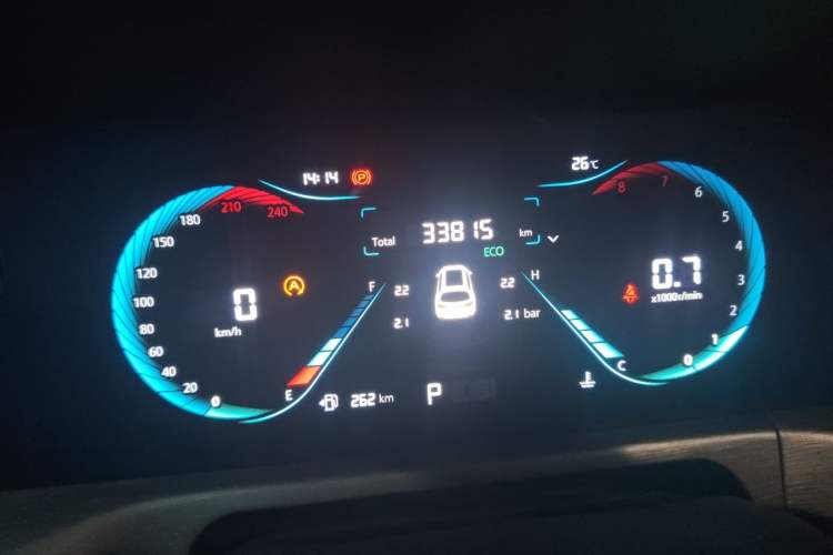 Used CHANGAN CS35PLUS 2022 Blue Whale NE 1.4T DCT Luxury Model Odometer Close Up