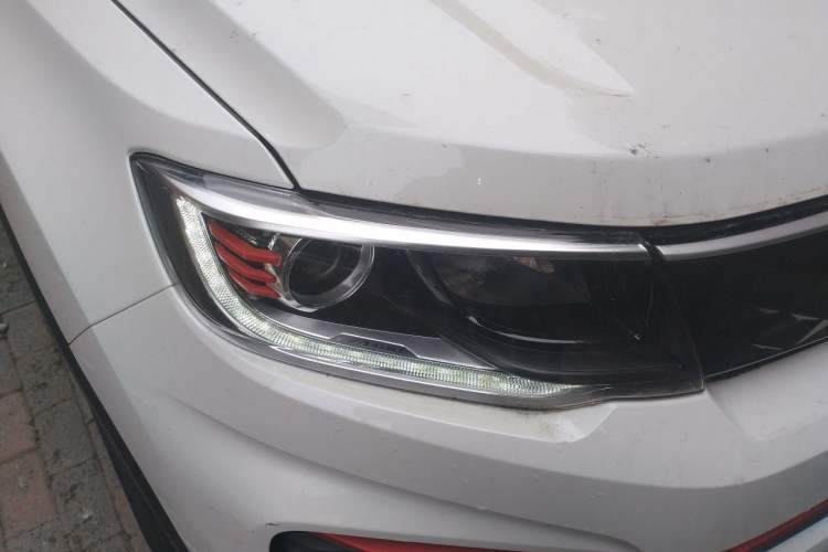 Used CHANGAN CS35PLUS 2022 1.6L Manual Luxury Edition Right Front Headlight