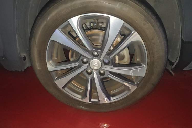 Used CHANGAN CS35PLUS 2022 Blue Whale NE 1.4T DCT Luxury Model Right Front Wheel Hub