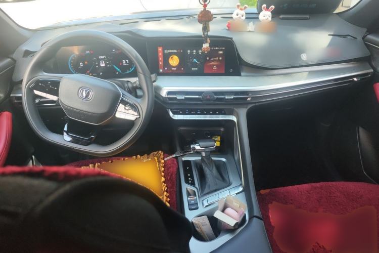 Used CHANGAN CS35PLUS 2023 Enjoy Edition 1.4T DCT Luxury Model Center Console