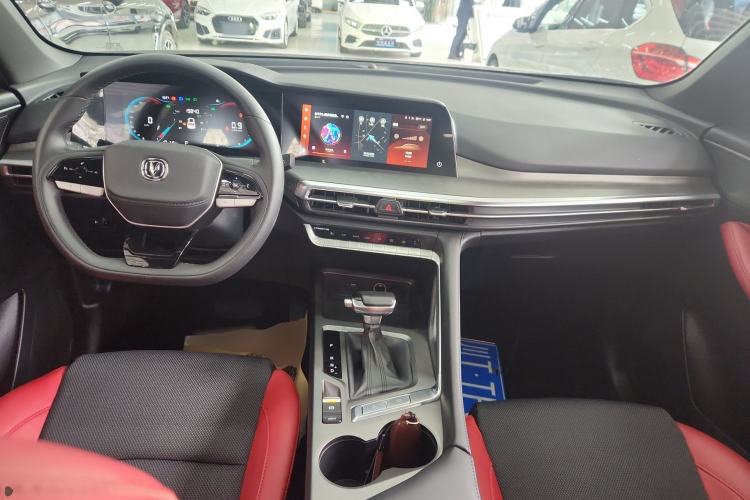 Used CHANGAN CS35PLUS 2023 Enjoy Edition 1.4T DCT Luxury Model Center Console