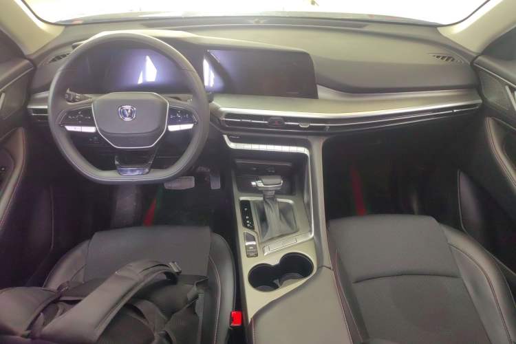 Used CHANGAN CS35PLUS 2023 Enjoy Edition 1.4T DCT Luxury Model Center Console