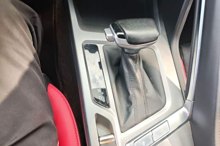 Used CHANGAN CS35PLUS 2023 Enjoy Edition 1.4T DCT Luxury Model Gear Lever