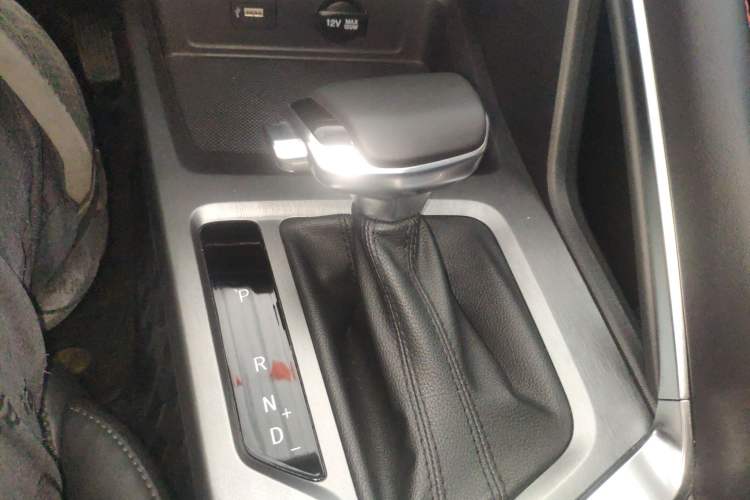 Used CHANGAN CS35PLUS 2023 Enjoy Edition 1.4T DCT Luxury Model Gear Lever