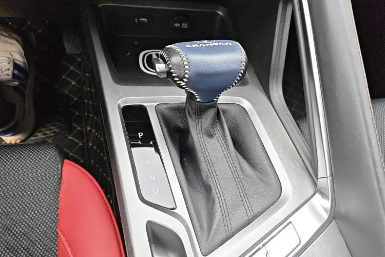 Used CHANGAN CS35PLUS 2023 Enjoy Edition 1.4T DCT Luxury Model Gear Lever